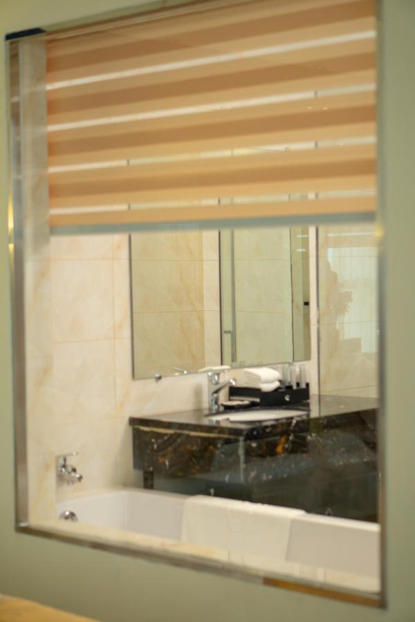 Grand Park Hotel Μανταλέι Εξωτερικό φωτογραφία
